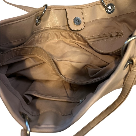 Nine West Large Blush Handbag. - Picture 7 of 10